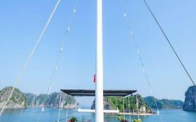 Cat Ba Bay Cruises